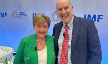 EL PIN DE UNA MOTOSIERRA, EL REGALO DE STURZENEGGER PARA GEORGIEVA