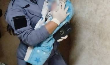 UNA JOVEN DIO A LUZ EN SU DOMICILIO: FUE ASISTIDA POR LA POLICÍA Y TRASLADADA AL HOSPITAL