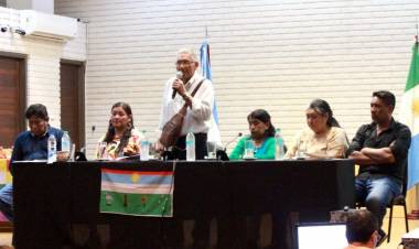 EDUCACIÓN Y EL PODER JUDICIAL ORGANIZARON UN CONVERSATORIO A 38 AÑOS DE LA SANCIÓN DE LA LEY DEL ABORIGEN CHAQUEÑO