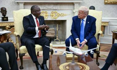 TRUMP DENUNCIÓ SIN PRUEBAS ANTE RAMAPHOSA UN "GENOCIDIO" CONTRA LOS BLANCOS EN SUDÁFRICA