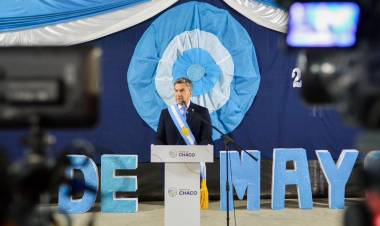 BASAIL: EL GOBERNADOR ZDERO ENCABEZÓ EL ACTO CENTRAL POR EL 215° ANIVERSARIO DE LA REVOLUCIÓN DE MAYO