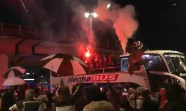 PLATENSE CELEBRÓ EL TÍTULO CON SU GENTE Y SAAVEDRA FUE UNA FIESTA