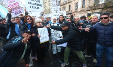GREMIOS Y JUBILADOS CONTRA EL AJUSTE DE MILEI
