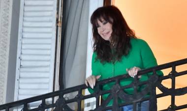 CRISTINA KIRCHNER FELICITÓ A INSFRÁN Y MONTEVERDE POR LAS VICTORIAS EN FORMOSA Y ROSARIO  