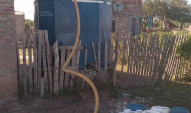 EL MUNICIPIO CONTINÚA CON EL OPERATIVO ESPECIAL DE DISTRIBUCIÓN DE AGUA POTABLE