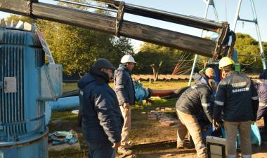 ZONAS CENTRO Y NORTE DE RESISTENCIA: SAMEEP CONTINÚA CON LA INSTALACIÓN DE NUEVOS EQUIPOS EN EL SISTEMA DE BOMBEO PARA OPTIMIZAR EL SERVICIO