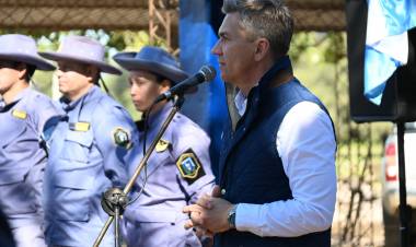 EL GOBERNADOR ZDERO ENTREGÓ UN NUEVO VEHÍCULO A LA POLICÍA RURAL EN SAN MARTÍN Y REAFIRMÓ SU COMPROMISO CON LA SEGURIDAD DEL CAMPO