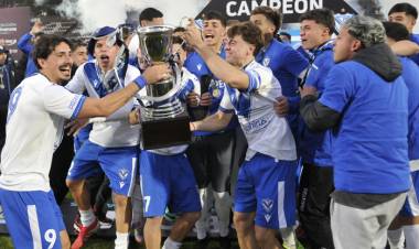 VÉLEZ SARSFIELD SALIÓ CAMPEÓN DE LA COPA PROYECCIÓN 2025
