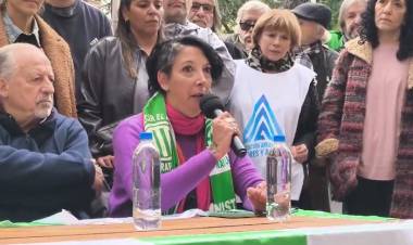PARA ALBERTO BAÑOS, SER ABOGADA EN CAUSAS DE LESA HUMANIDAD ES MOTIVO DE DESPIDO