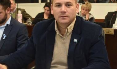 DESPUÉS DE FUNDIR LA PROVINCIA: “SOLO EN CAMPAÑA, CAPITANICH SE ACUERDA DE LOS CHAQUEÑOS” DIJO LAZZARINI