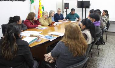 EL MINISTERIO DE EDUCACIÓN Y EL IDACH AVANZAN EN ACCIONES QUE FORTALECEN LA EDUCACIÓN BILINGÜE INTERCULTURAL
