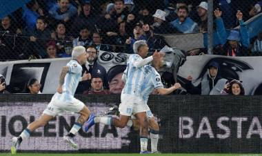 RACING VIVIÓ OTRA GRAN NOCHE DE COPA LIBERTADORES