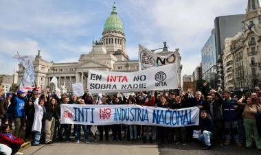 SE ESPERA UN JUEVES MOVIDO AFUERA DEL CONGRESO