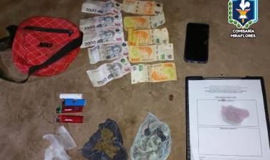LOS ATRAPARON CON BOCHITAS DE MARIHUANA
