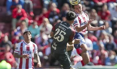 TORNEO CLAUSURA: HURACÁN EMPATÓ CON UNIÓN CON UN ARBITRAJE MUY POLÉMICO