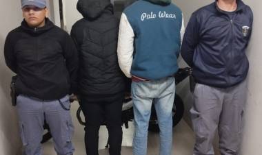 TRES HOMBRES FUERON DEMORADOS: UNO TENÍA PEDIDO DE CAPTURA Y DOS INTENTARON ESCAPAR EN UNA MOTO ADULTERADA