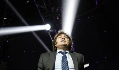 JAVIER MILEI ENTRE EL ESCÁNDALO POR COIMAS, EL INTENTO DE CENSURA Y EL VIAJE A LAS VEGAS