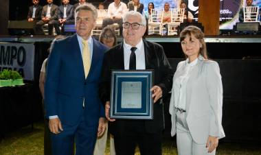 85° ANIVERSARIO DE HERMOSO CAMPO: EL GOBERNADOR ZDERO ANUNCIÓ LA REACTIVACIÓN DEL FRIGORÍFICO