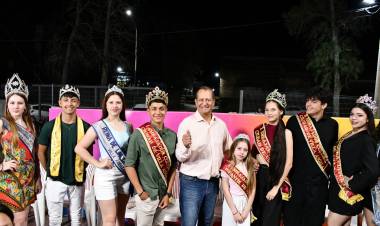 EL INGENIO ESTUDIANTIL BRILLÓ EN EL DESFILE DE CARROZAS DE LA ESTUDIANTINA 2025