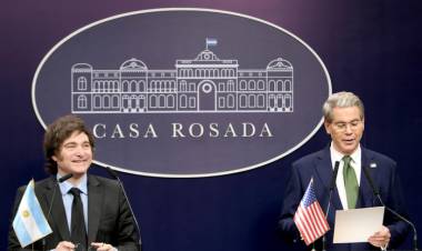 BESSENT DICE QUE ESTÁ "DISPUESTO A HACER LO NECESARIO" PARA AYUDAR A MILEI