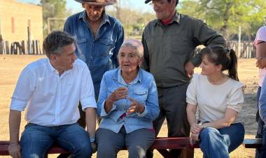 ZDERO CUMPLIÓ: LLEGÓ POR PRIMERA VEZ, EL AGUA POTABLE AL PARAJE EL CAUDILLO, EN EL IMPENETRABLE