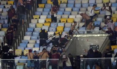 LOS HINCHAS DE LANÚS TAMBIÉN FUERON APALEADOS EN BRASIL 