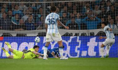 RACING EN SEMIS DE LIBERTADORES: CON LAS UÑAS DE CAMBESES Y LA VALENTÍA DE TODOS