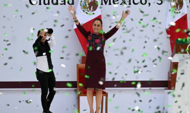MÉXICO: SHEINBAUM CELEBRÓ SU PRIMER AÑO DE GOBIERNO ANTE MILES DE CIUDADANOS