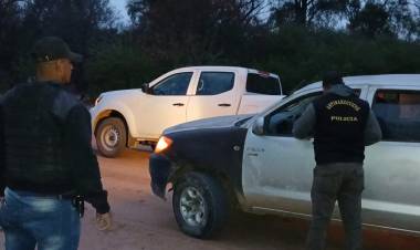 DEPARTAMENTO ANTINARCÓTICOS INTERIOR SECUESTRAN UNA CAMIONETA CON PEDIDO DE SECUESTRO EN UN OPERATIVO TRIPARTITO