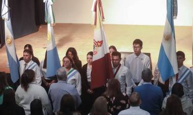 LA MUNICIPALIDAD DE VILLA ÁNGELA CONMEMORÓ EL DÍA DE LA DIVERSIDAD CULTURAL EN LA CASA DE LA CULTURA