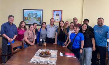 EL INTENDENTE PAPP RECIBIÓ AL EQUIPO DE VÓLEY SUB-12 DEL CLUB UNIÓN PROGRESISTA