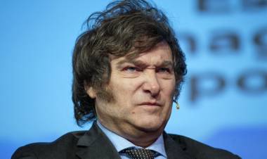 ELECCIONES 2025. EN VEDA MILEI SE JUNTA CON EL CEO DEL JP MORGAN CON EL FOCO EN EL DÓLAR