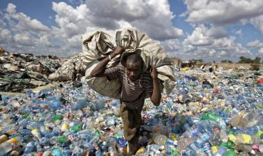 POR UNA ECONOMÍA BASADA EN EL RECICLAJE