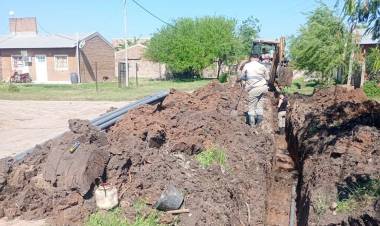 EN VILLA ÁNGELA: SAMEEP EXTIENDE LA RED DE AGUA POTABLE EN EL BARRIO “CASA 30”