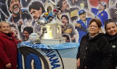 LA IGLESIA MARADONIANA CELEBRÓ EL CUMPLEAÑOS 65 DE DIEGO 