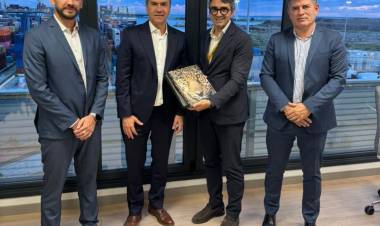BARCELONA: CHACO AFIANZA VÍNCULOS PARA TRANSFORMAR LOS PUERTOS Y AMPLIAR LAS EXPORTACIONES