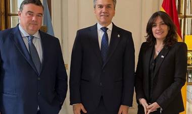 ZDERO SE REUNIÓ CON AUTORIDADES DEL BBVA Y AVANZÓ EN GESTIONES PARA ATRAER INVERSIONES AL CHACO