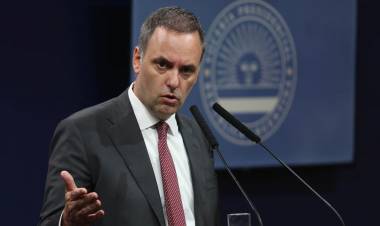 ADORNI ANUNCIÓ LA PRIMERA REUNIÓN DE GABINETE