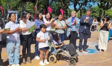 EL GOBIERNO RECONOCIÓ A INSTITUCIONES QUE CONTRIBUYEN A LA INCLUSIÓN EDUCATIVA