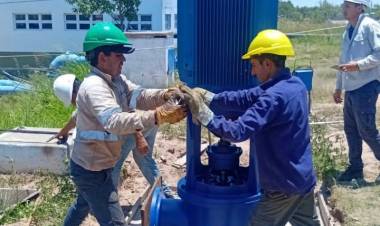 SAMEEP INSTALA NUEVA BOMBA PARA FORTALECER EL ABASTECIMIENTO HACIA EL INTERIOR PROVINCIAL