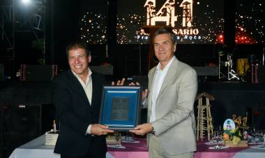 EL GOBERNADOR ZDERO ACOMPAÑÓ EL 141° ANIVERSARIO DE PRESIDENCIA ROCA CON OBRAS, ENTREGAS Y RECONOCIMIENTOS A LA COMUNIDAD