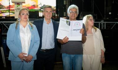 98° ANIVERSARIO: EL GOBERNADOR ZDERO REMARCÓ EL CRECIMIENTO Y LA FUERZA DE PAMPA DEL INFIERNO