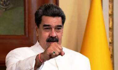 MADURO ANUNCIÓ EL "GOBIERNO COMUNAL DE TRANSICIÓN AL SOCIALISMO"