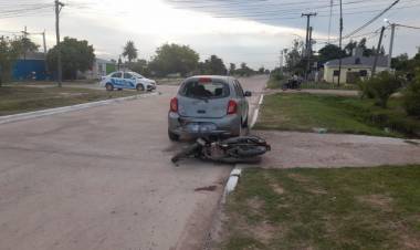 VILLA ÁNGELA: UN JOVEN RESULTÓ LASTIMADO EN UN CHOQUE EN BOULEVARD SAN MARTÍN