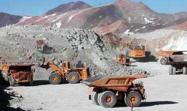 DOS GIGANTES DE LA MINERÍA NEGOCIAN UNA FUSIÓN QUE TENDRÁ UN IMPACTO CLAVE EN LA ARGENTINA