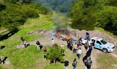 LA JUSTICIA FEDERAL AMPLIÓ LA PRISIÓN PREVENTIVA PARA LOS SIETE POLICÍAS DETENIDOS POR EL ROBO DE COCAÍNA
