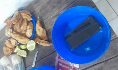 EL CELULAR VENÍA "DE POSTRE": LO ESCONDIÓ EN UN TAPER Y LA DESCUBRIERON
