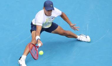 BÁEZ CONSOLIDA SU BUEN ARRANQUE DE AÑO Y AVANZA A LA SEGUNDA RONDA DEL ABIERTO DE AUSTRALIA