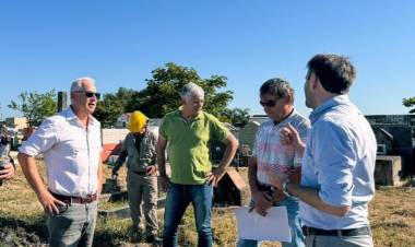 FONTANA: EL GOBIERNO PROVINCIAL SUPERVISÓ EL AVANCE DE OBRAS EN EL CEMENTERIO MUNICIPAL