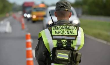 PASAJERO ALERTÓ A GENDARMERÍA Y EVITÓ EL SECUESTRO DE UNA ADOLESCENTE DE 15 AÑOS